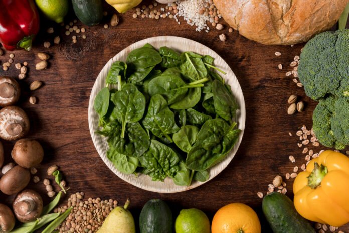vários ingredientes saudáveis in natura